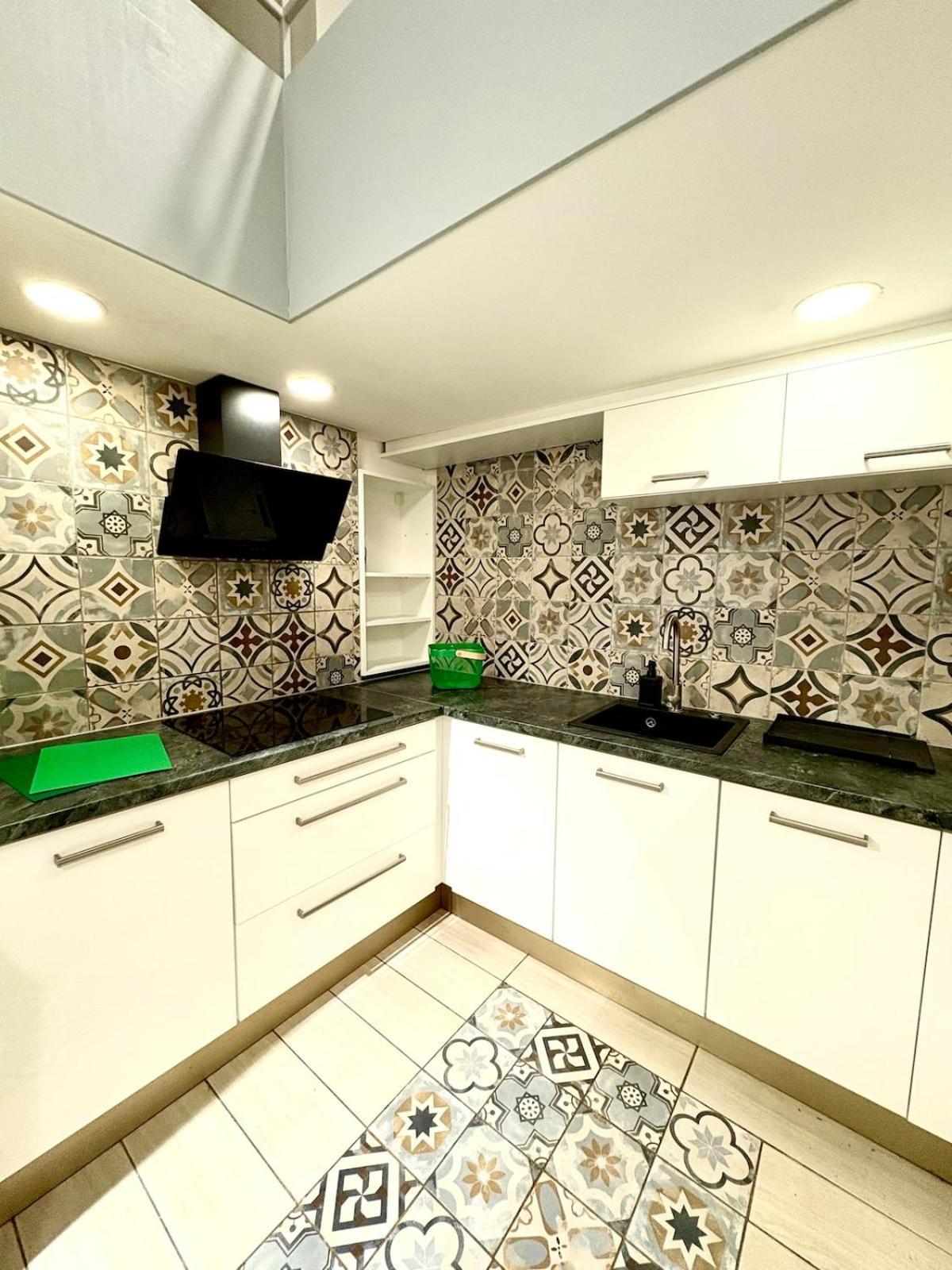 Appartement Nyugati 4 With 3 Bedrooms In The Center Boedapest