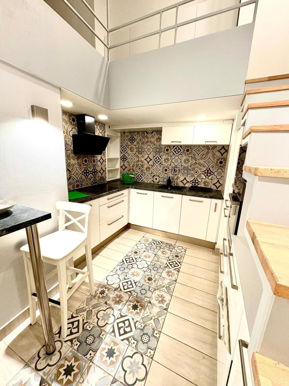 Appartement Nyugati 4 With 3 Bedrooms In The Center *